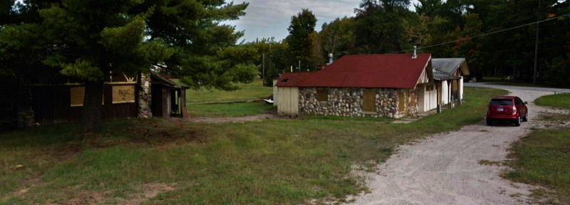 Atlanta Gas Station and Cabins - Street View 2015 (newer photo)